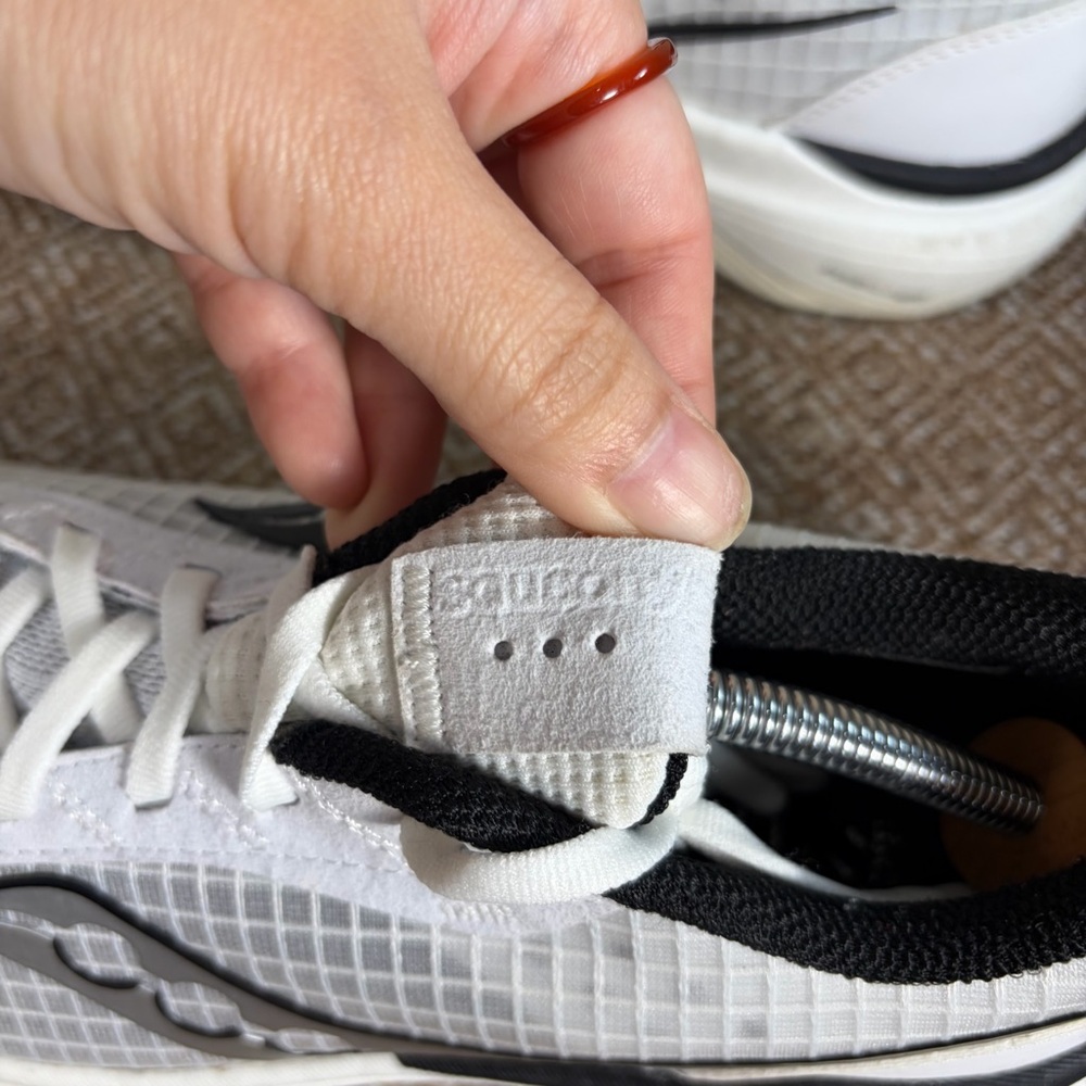 Saucony Freedom Crossport Women’s Sz 9.5 White Running Shoes Sneakers Gorpcore - Picture 4 of 10